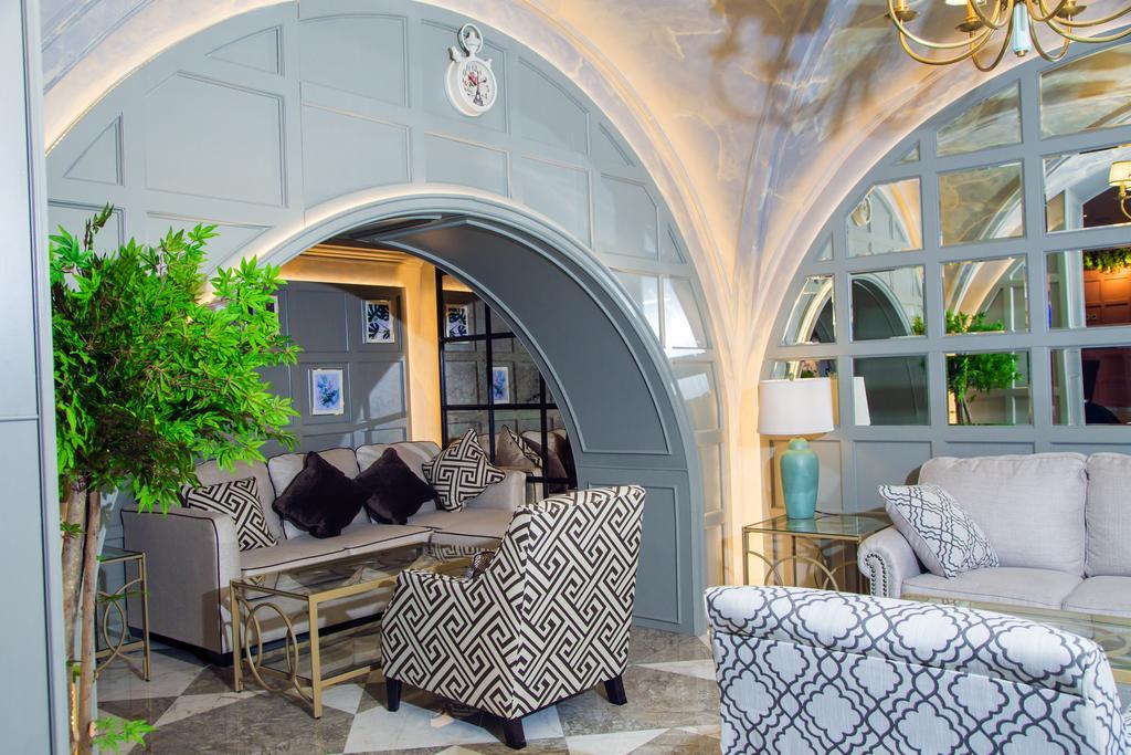 Theatrum Hotel Baku Ngoại thất bức ảnh The interior of the hotel