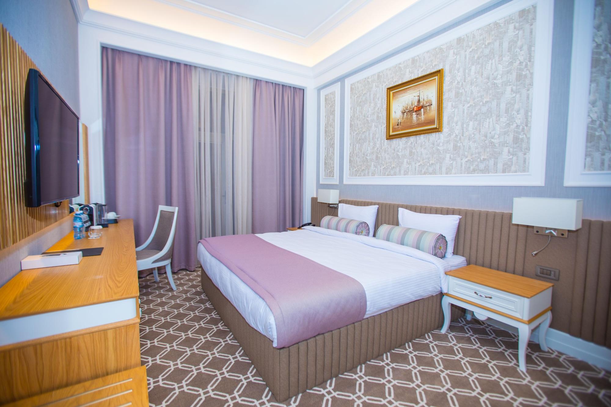 Theatrum Hotel Baku Ngoại thất bức ảnh Deluxe Room