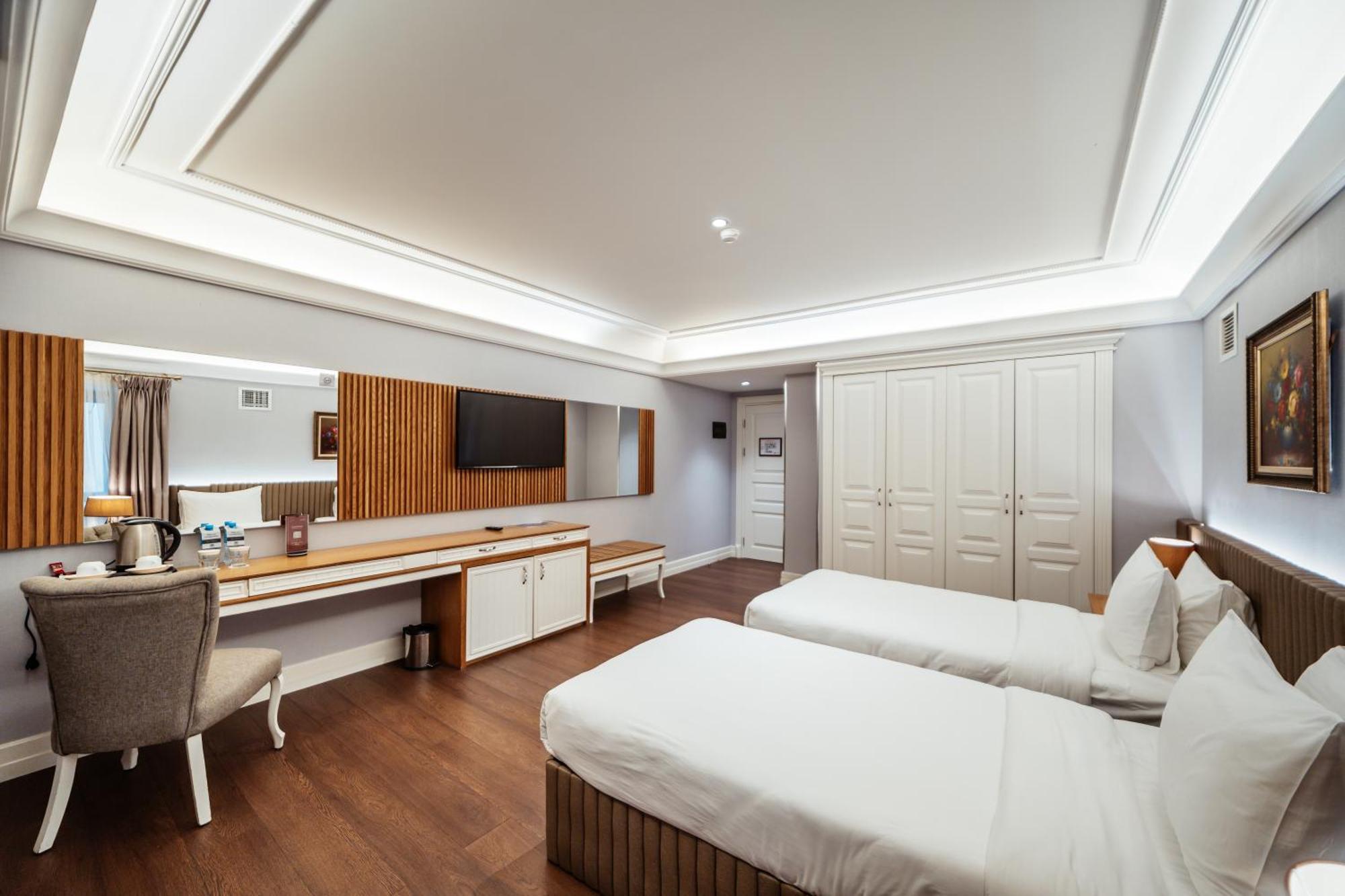 Theatrum Hotel Baku Ngoại thất bức ảnh Deluxe Room