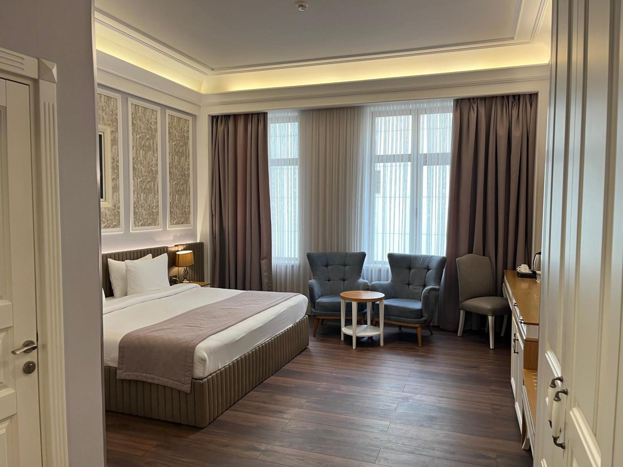 Theatrum Hotel Baku Ngoại thất bức ảnh