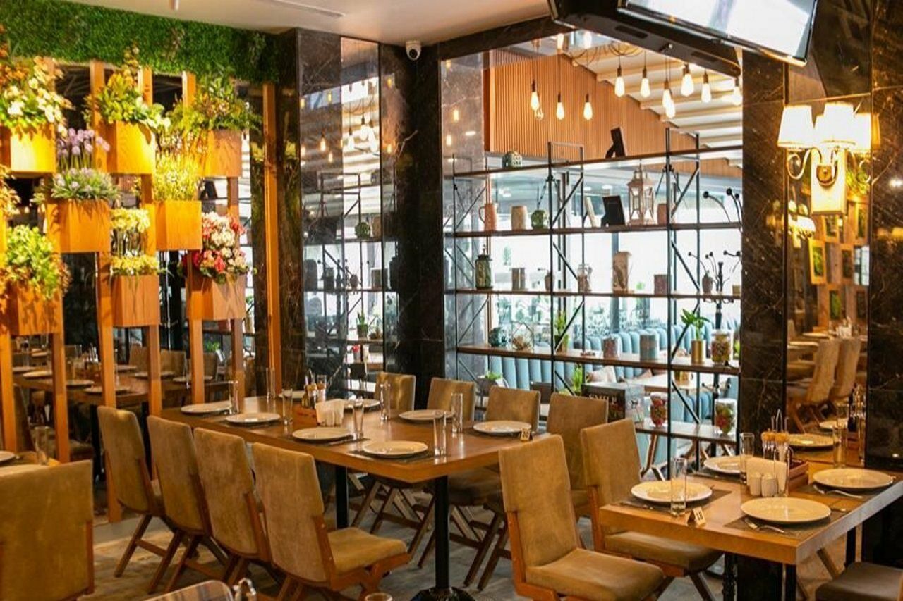 Theatrum Hotel Baku Ngoại thất bức ảnh Interior of a restaurant in India